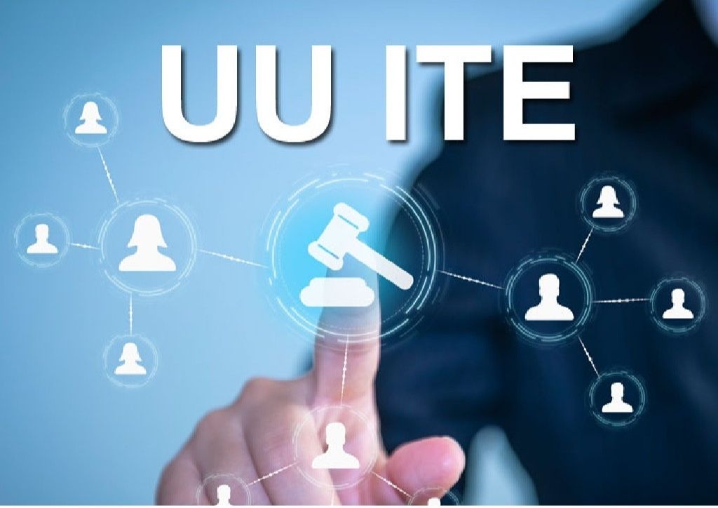 Dasar Hukum Penipuan Online Menurut KUHP dan UU ITE
